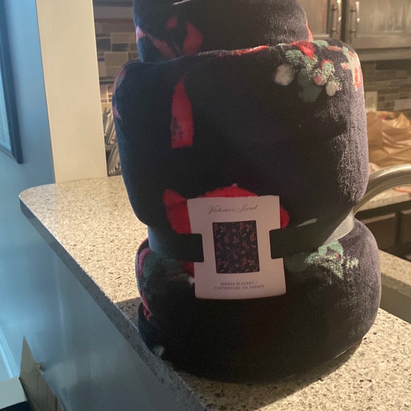 Victoria Secret blanket. New with tags - Picture 1 of 1